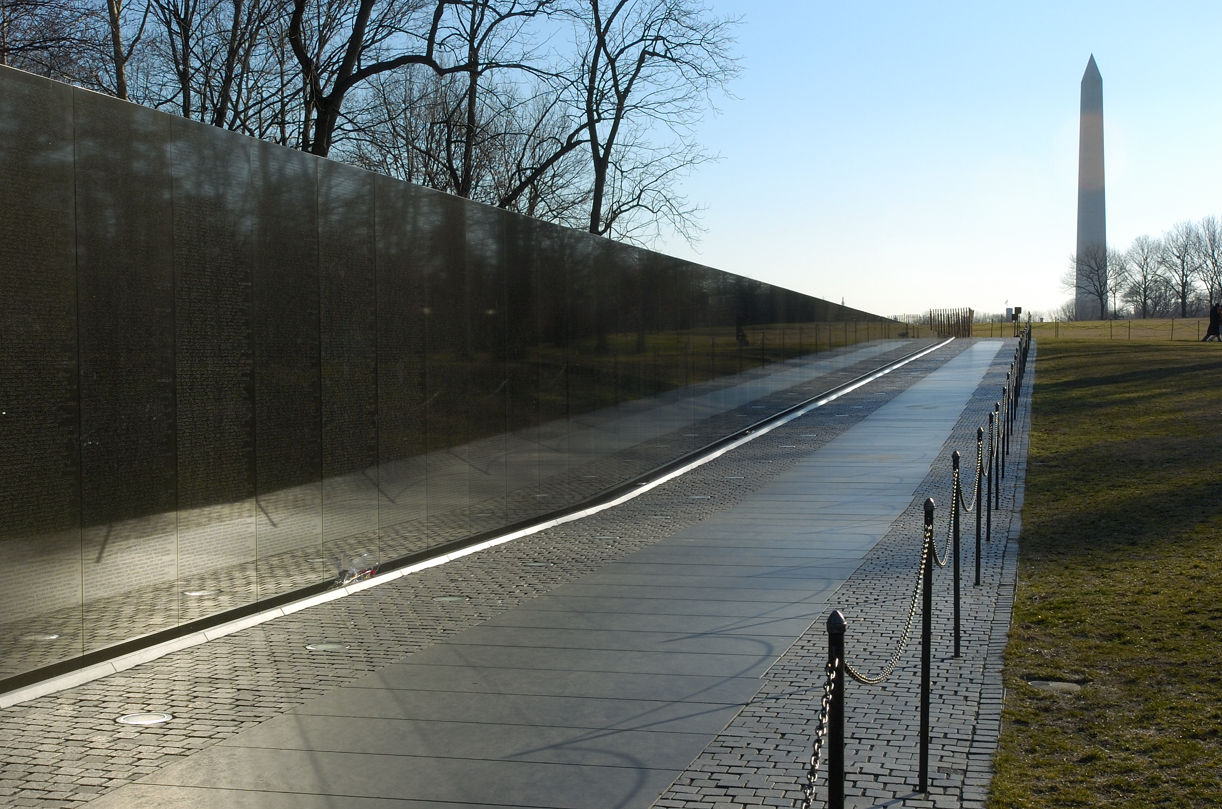 LIN_Maya_Vietnam_Veterans_Memorial_ded_Nov_1982_source_sandstead_d2h_05